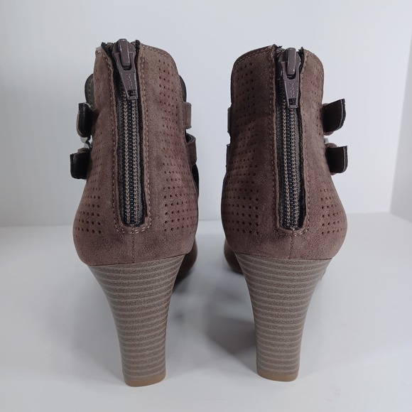 White Mountain Size 9 SAGE Brown Perforated Peep Toe Bootie 3" Stacked Heel - Picture 5 of 9